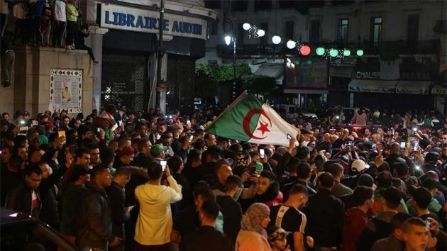 Cezayir'de gstericiler Buteflika'nn gitmesinden fazlasn istiyor