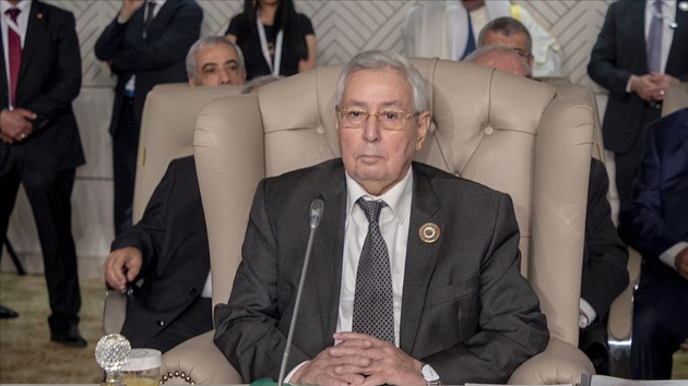Cezayir'de Millet Konseyi Bakan Abdulkadir bin Salih geici cumhurbakan oldu