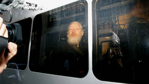 Wikileaks'in kurucusu Julian Assange tutukland 