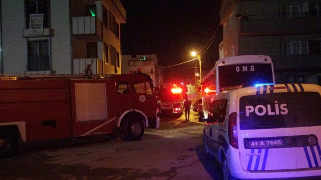 Kocaeli'de aklalmaz olay! Eine kzp, evini yakt