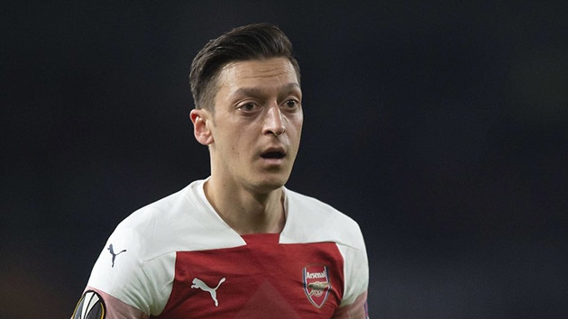 Mesut zil gnlleri fethetti