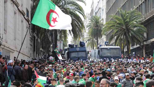 Cezayirli Anayasa Uzman Lezhari Buzid: Krizden anayasal k yolu var