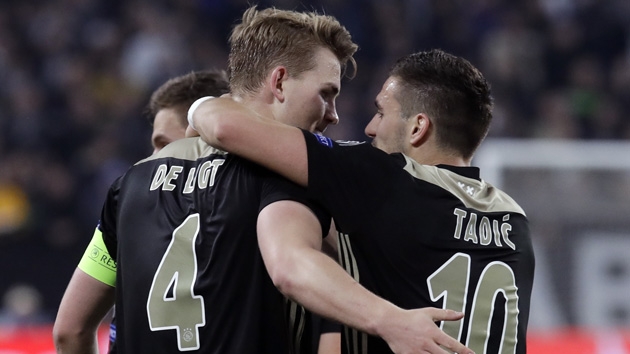 Ajax deplasmanda Juventus'u 2-1 malup etti ve adn yar finale yazdrd