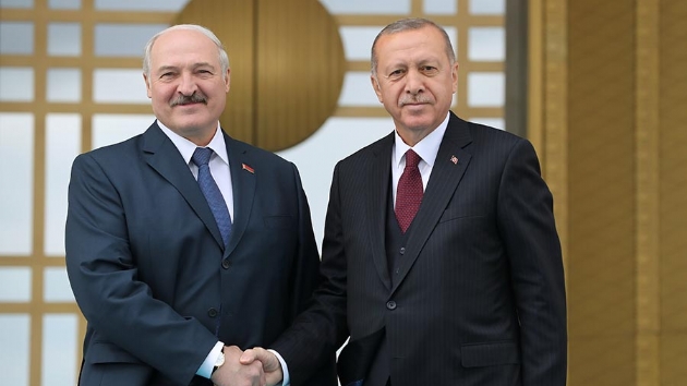 Belarus Cumhurbakan Lukashenko, resm trenle karland