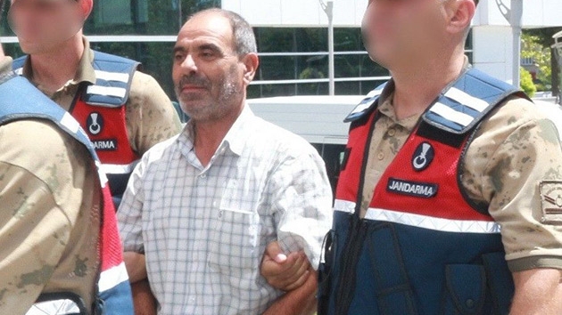 Terristlerin babas olan HDPli eski bakan Mahmut zdemir topu evirdi 