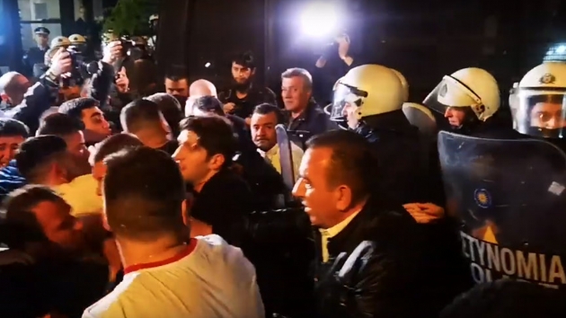 Selanik'te szde soykrm provokasyonu: Yunan polisi ile gstericiler arasnda arbede yaand