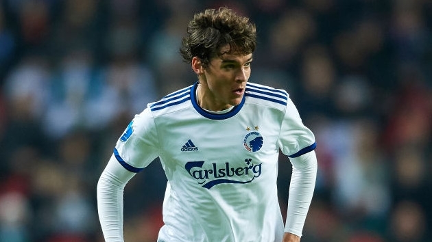 Fenerbahe istedi Roma devreye girdi