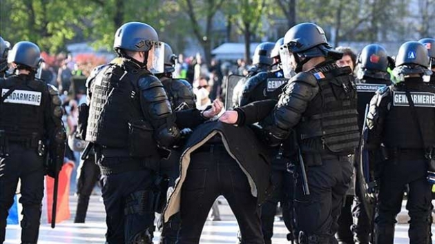 Fransa'da polis iddetine 220 adli soruturma