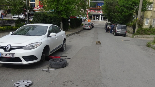 36 aracn lastiklerini bak saplayp patlattlar