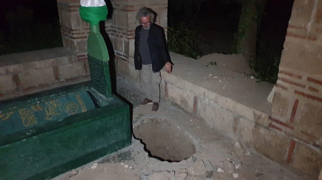 Sar Saltuk'un trbesini kazmlar