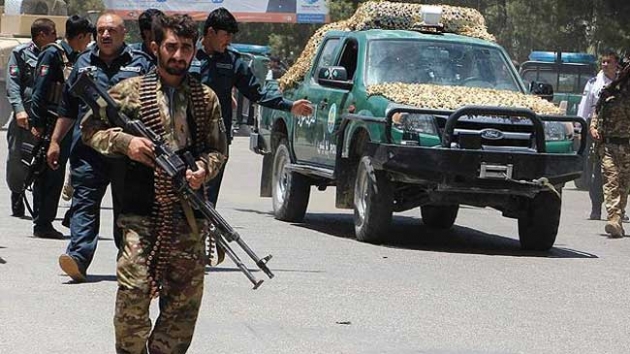 Afganistan'da Taliban saldrs: 8 l