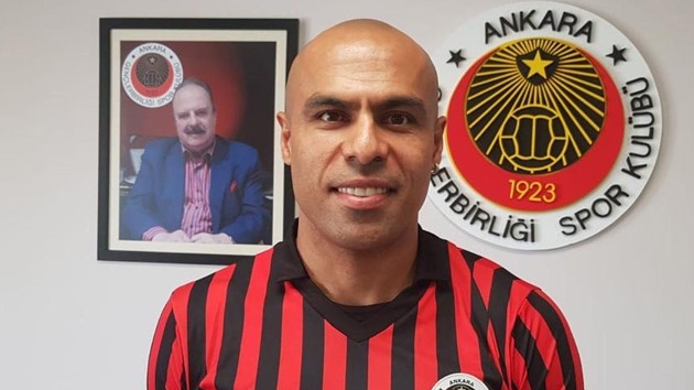 Mert Nobre futbolu brakyor