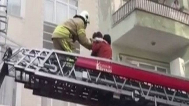 Saryer'de korkutan yangn: Mahsur kalan 20 kii kurtarld