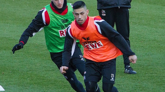 Galatasaray gen futbolcuyu izliyor