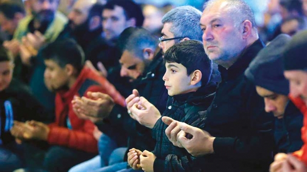 Kabul olacanainanarak dua edin