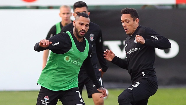 Quaresma ve Adriano 11'e dnyor