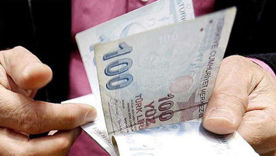 Bankalar yar��a girdi: Emekliye 700 TL