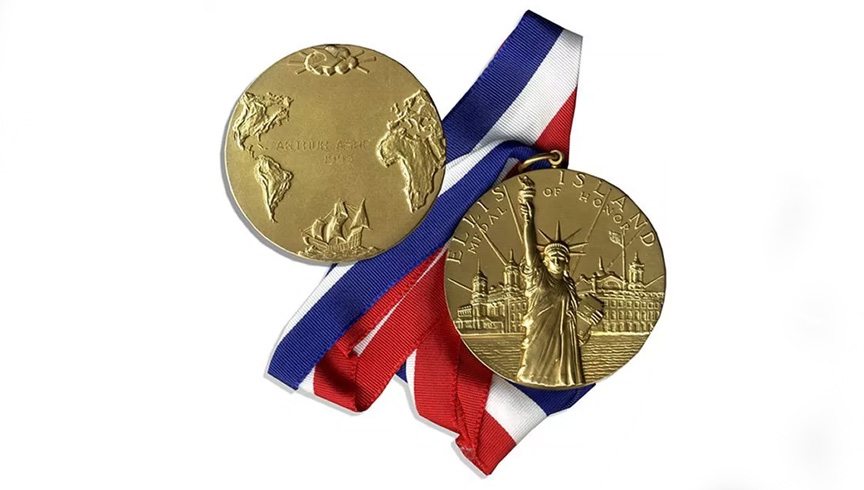 ABD'de 3 T�rk'e �eref madalyas� verildi