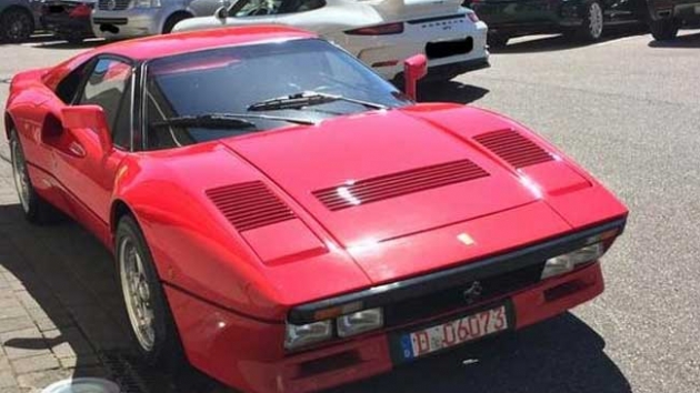 Ferrari'nin nostaljik arabas test sr srasnda alnd