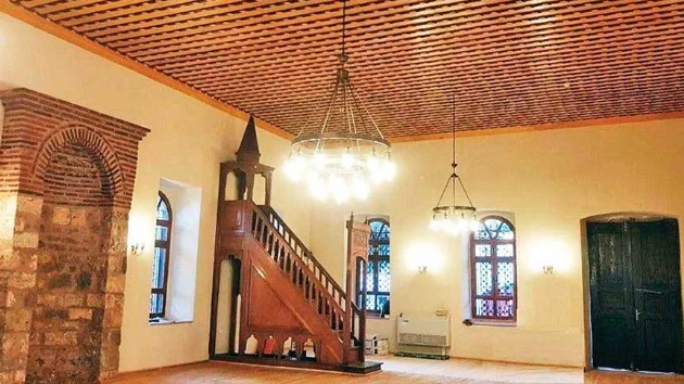 Tarihi Kayabey Camii yeniden ibadete ald