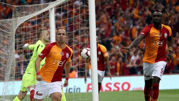 Galatasaray bu sezon ciddi sorunlar aarak ampiyonlua uzand