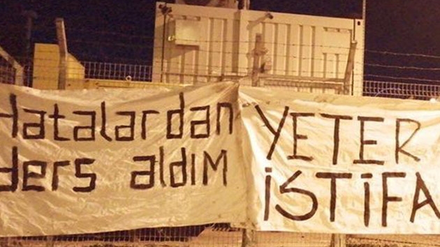Bursaspor'da taraftarlardan ynetime pankartl protesto