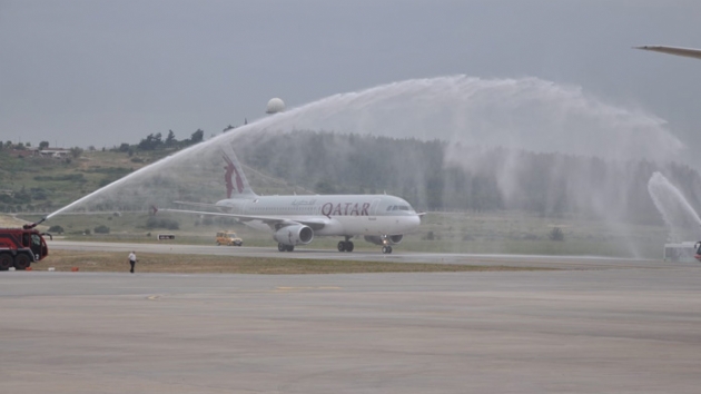 Qatar Airways'in ilk ua zmire ini yapt