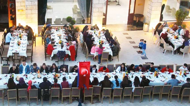 Deniz Feneri’nden 100’ün üzerinde sofra