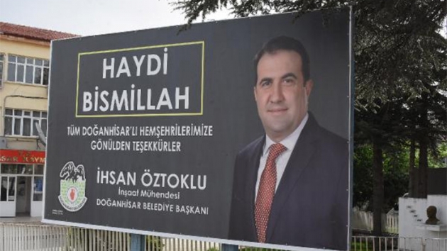 MHP'li Belediye Bakannn teekkr afiinin yrtlmas nedeniyle kan tartmada ldrld ortaya kt