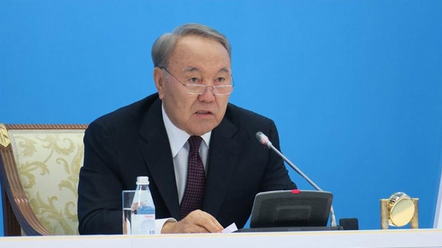 Trkiye'nin nerisiyle Nazarbayev 'Trk Konseyinin mr Boyu Onursal Bakan' oldu