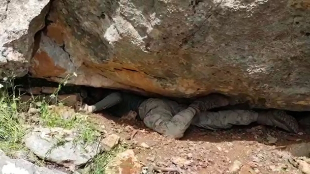 PKK'l terristlerin topraa gmd silahlar bulundu