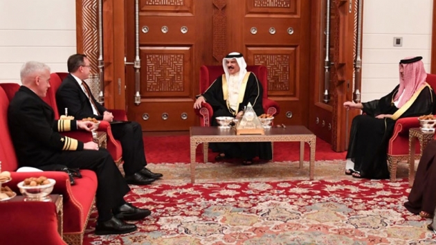 Bahreyn Kral ABD'li komutan ile Krfez'deki gelimeleri grt