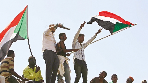 Sudan ve Cezayir'de imdi ne olacak?