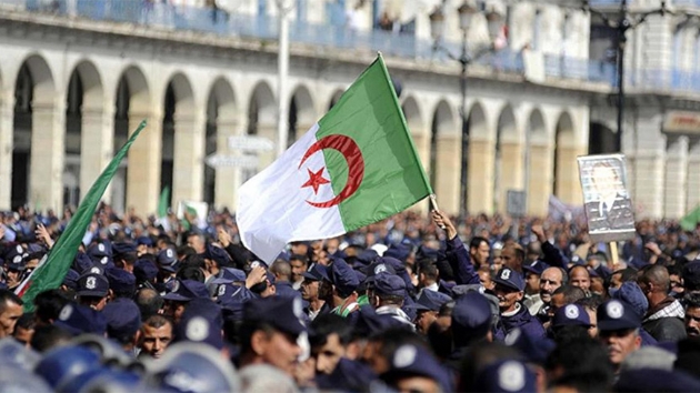 Cezayir'de cumhurbakan aday kmad 