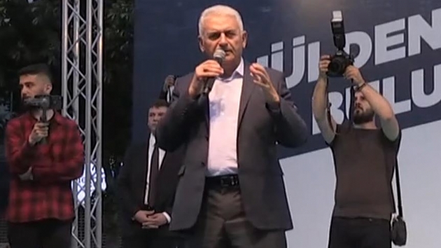 Binali Yldrm, Esenyurtlularla iftarda bulutu