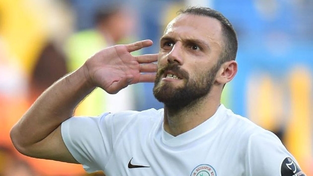 Vedat Muri Galatasaray'da forma giymek istediini aklad