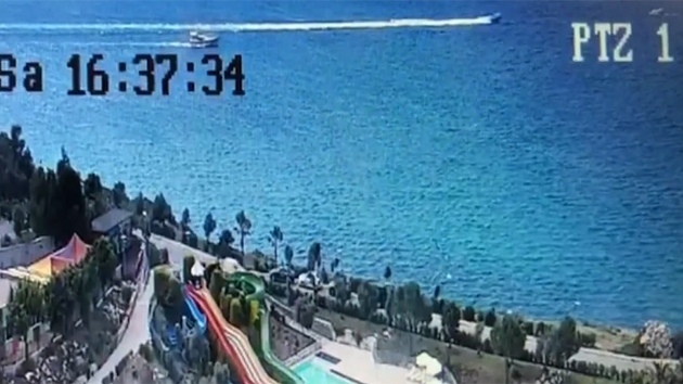Srat teknesinin muhabirleri tayan tekneye arpma anlar ortaya kt