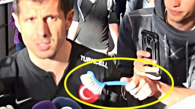 zlanda basn rezaleti nasl grd? 'Kzgn Trkler...'