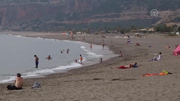 Gazipaa'da Suriyelilerin plaja alnmamas karar veto edildi