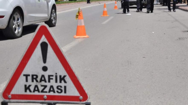 skdar'da trafik kazas: 1 polis yaral