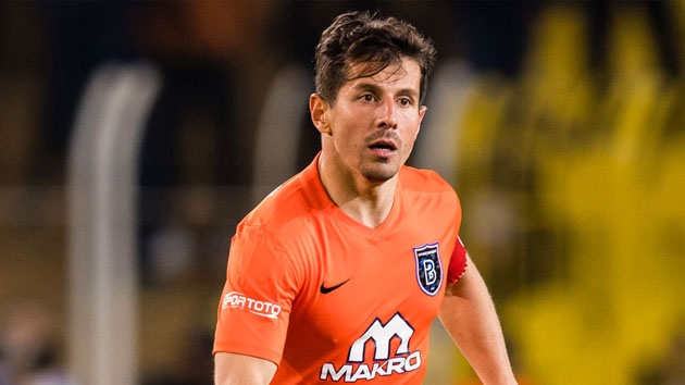 Fenerbahe'de kaptanlk band Emreye verilecek