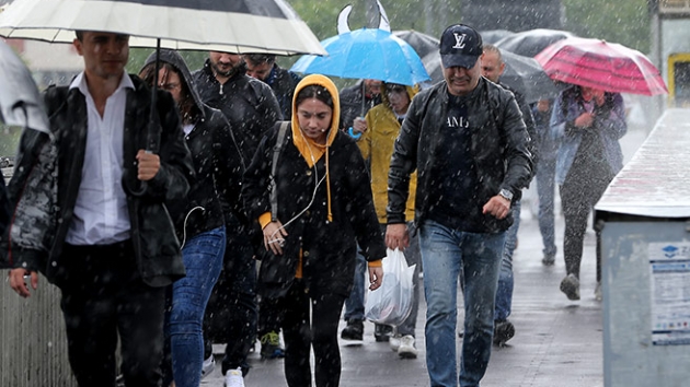 Meteoroloji'den Trkiye'nin byk blm iin kuvvetli saanak uyars 