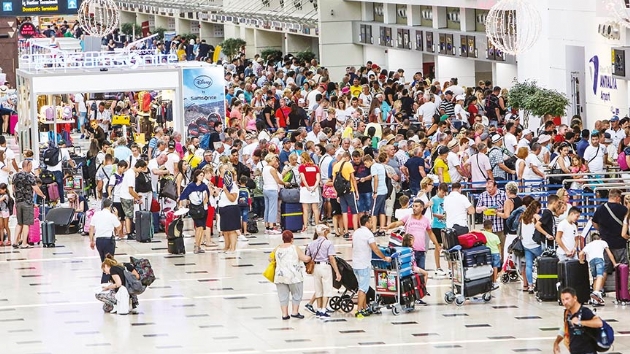 Antalya'ya turist yayor