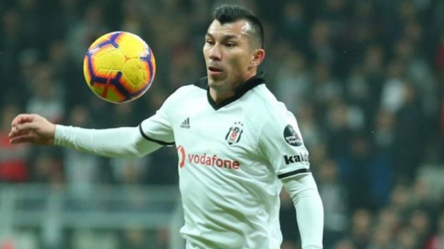 Beikta'ta Gary Medel eyalarn toplad