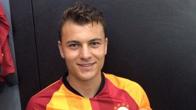 Yusuf Erdoan Galatasaray formasn giydi