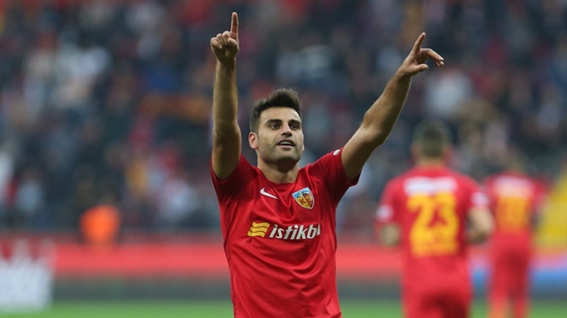 Deniz Tr'ten fla aklama: Benim transferim 10 milyon Euro gibi bir rakama gerekleemez