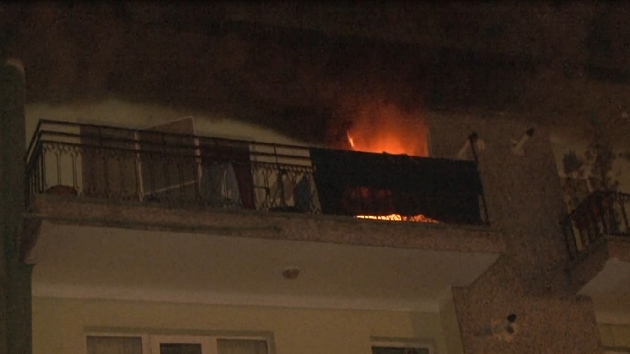 Bakent'te 4 katl apartmanda yangn: 2 kii dumandan etkilendi