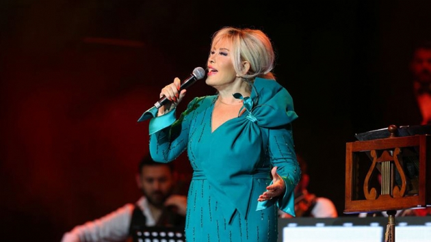Emel Sayn: Filmlerden ok arklarm sevildi