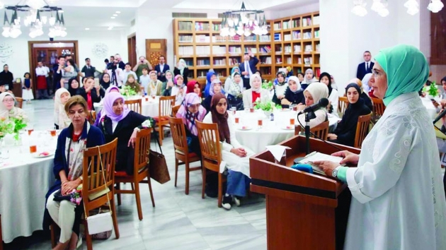 Biz kadnlar  slam' doru tantmalyz 