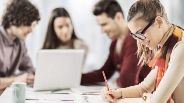 200 bin niversiteli 'tatilde alrm' dedi